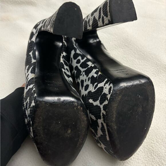 Vintage Tom Ford Platform Heels Cow Print Sz 39 made in Italy - Picture 5 of 16